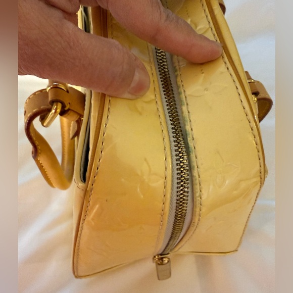 Louis Vuitton Vintage Yellow Vernice Summit Bag Used but good condition. - Picture 6 of 16